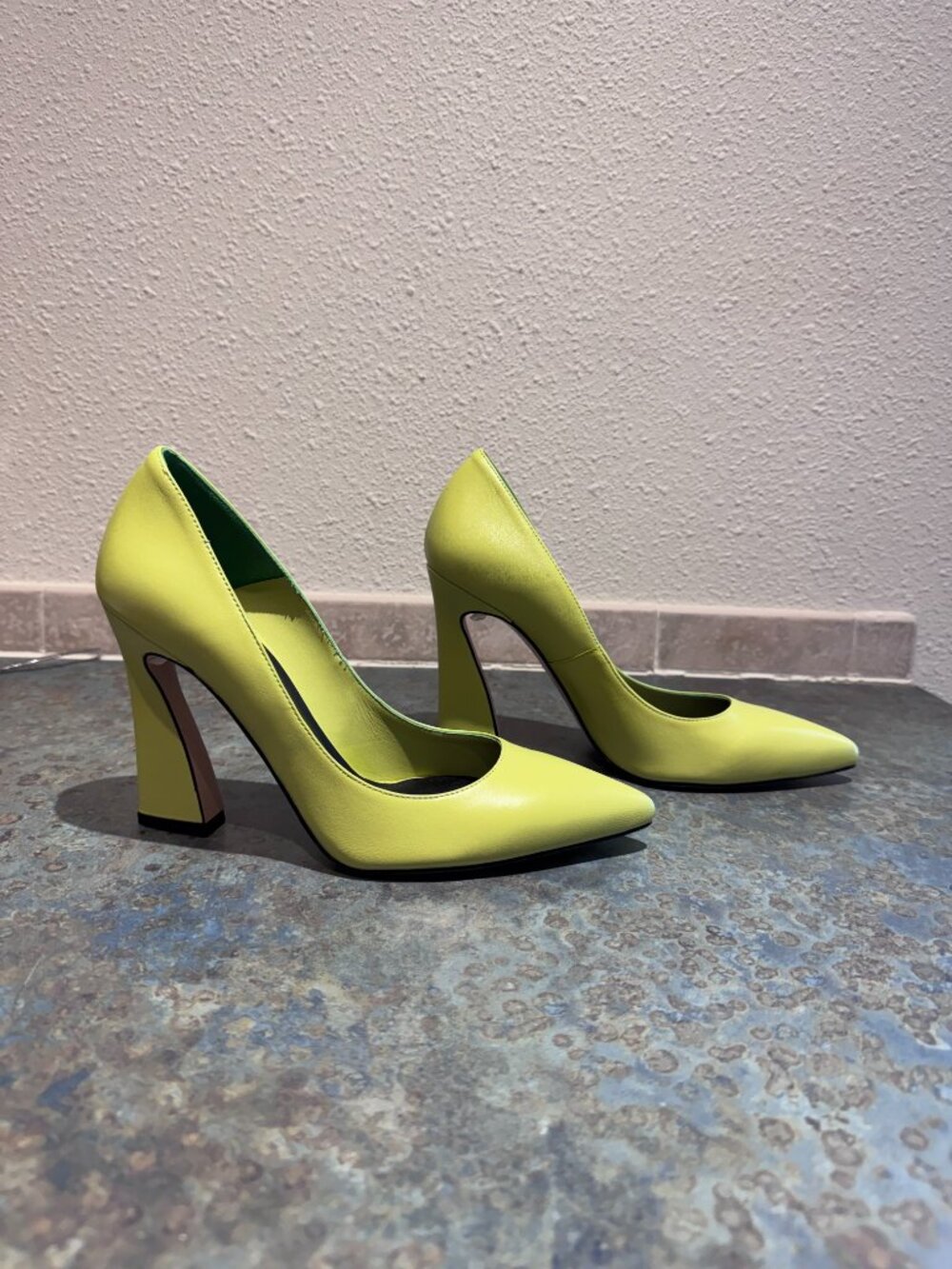 Ted Baker Teyma Pointy Toe Leather Pumps - Green - 39 - Picture 4 of 9